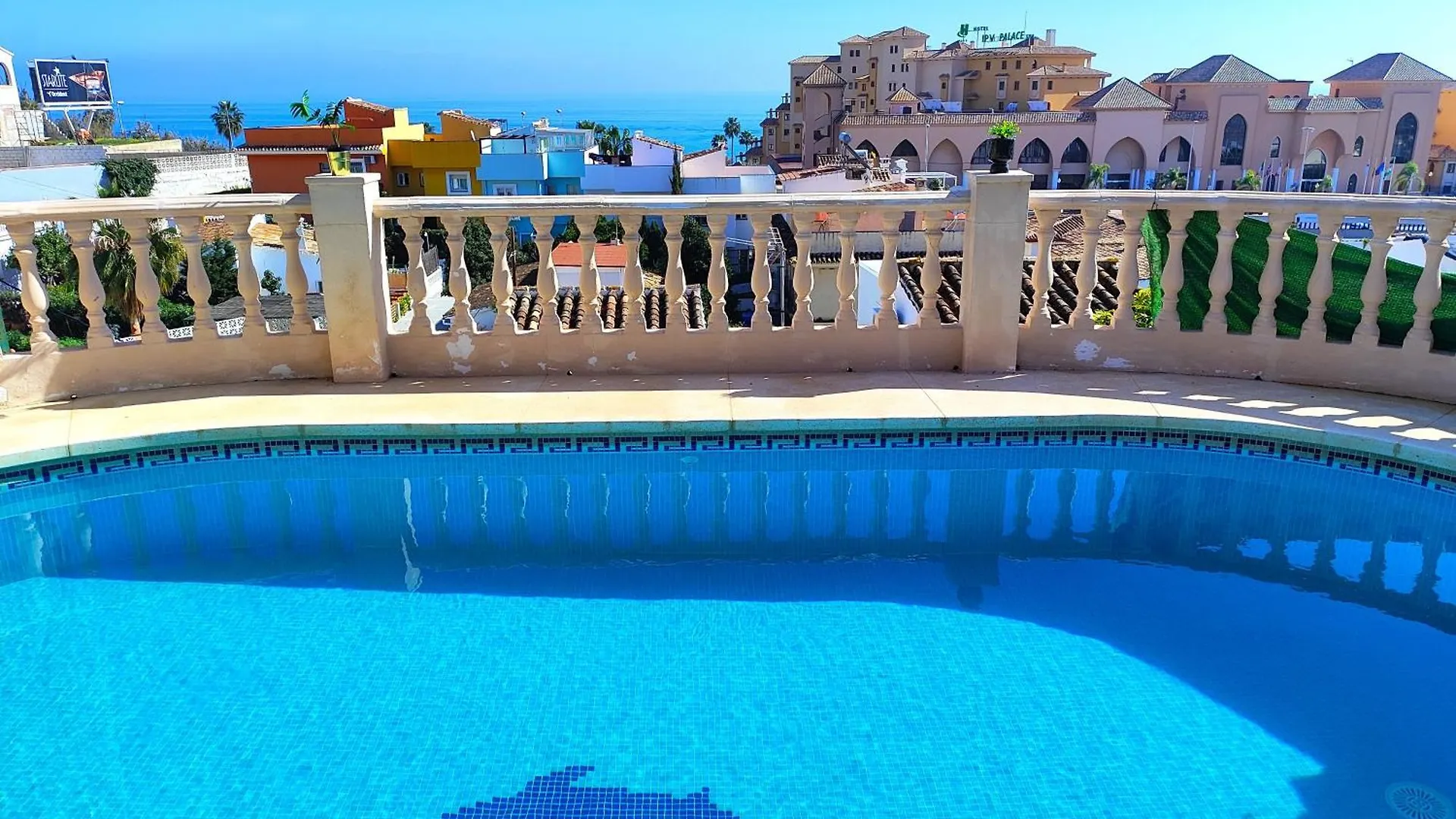 Evans Realty Au Villa Nirvana & Playa & Piscina 푸엔히롤라 0*,